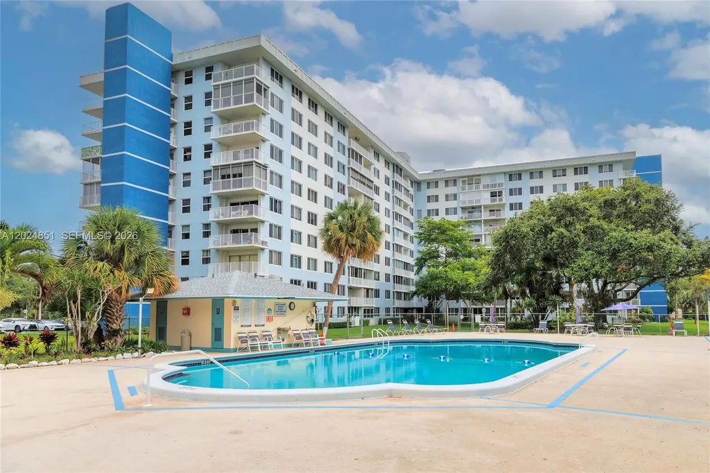 4200 Hillcrest Drive Hollywood FL 33021