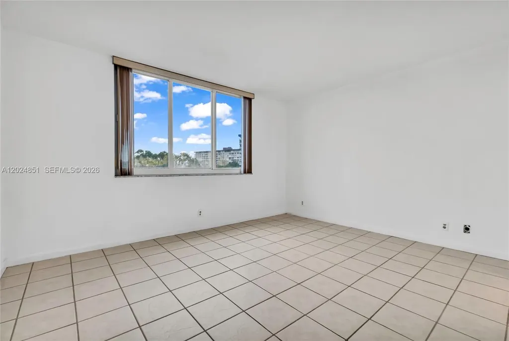 4200 Hillcrest Drive Hollywood FL 33021