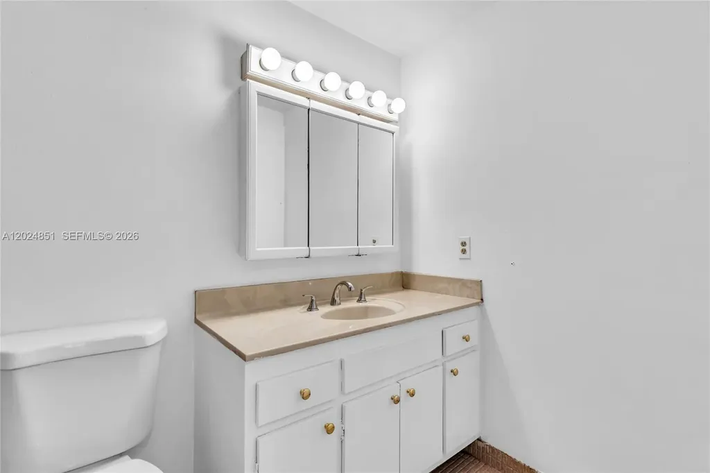 4200 Hillcrest Drive Hollywood FL 33021