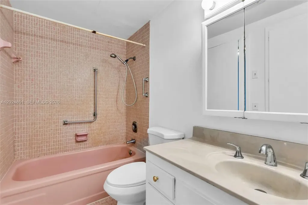 4200 Hillcrest Drive Hollywood FL 33021