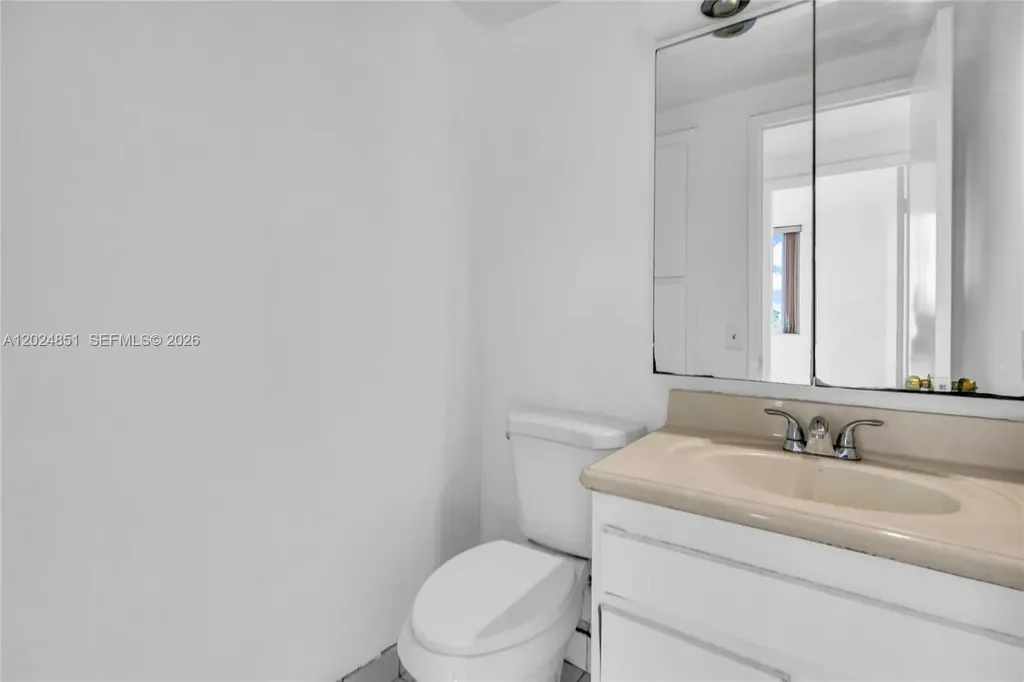 4200 Hillcrest Drive Hollywood FL 33021