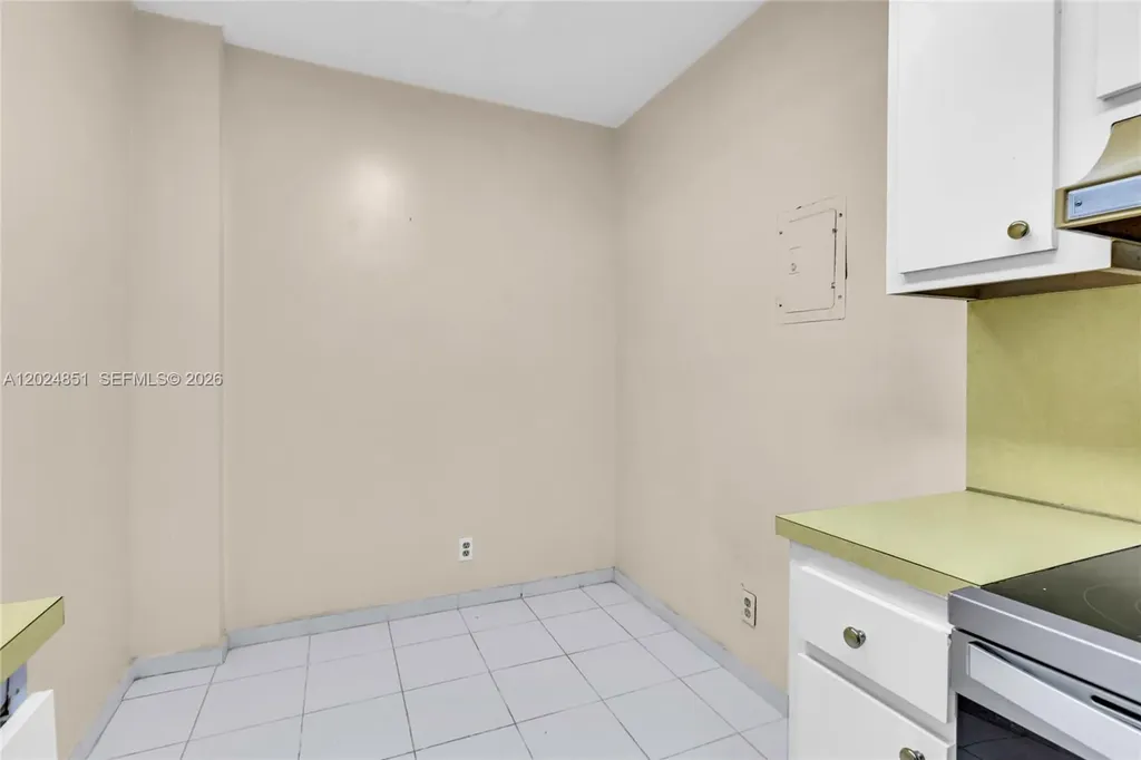4200 Hillcrest Drive Hollywood FL 33021