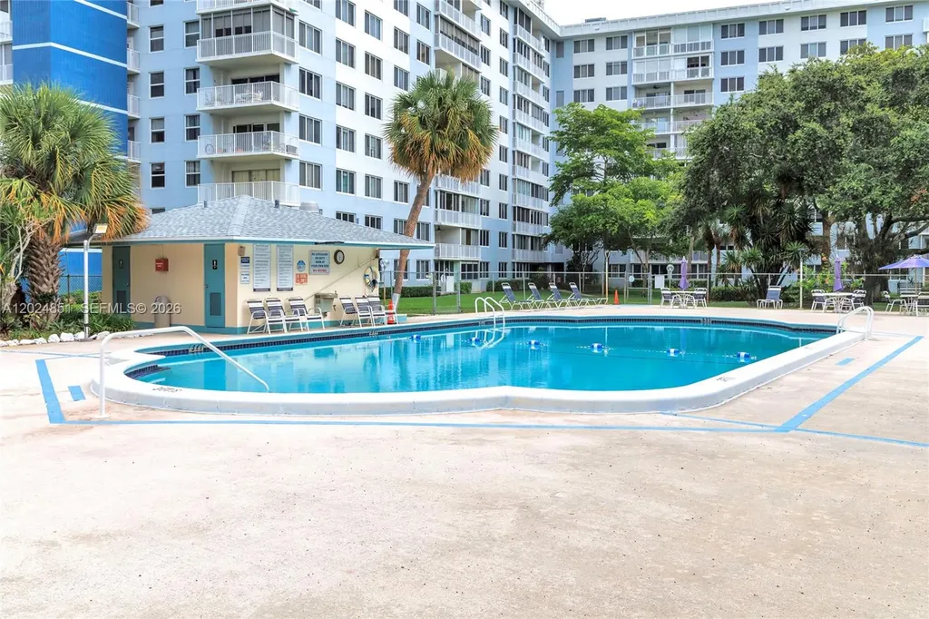 4200 Hillcrest Drive Hollywood FL 33021