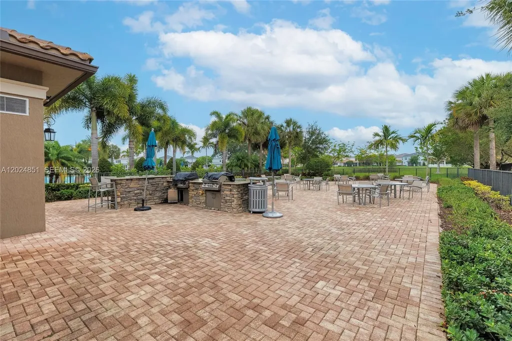 4200 Hillcrest Drive Hollywood FL 33021