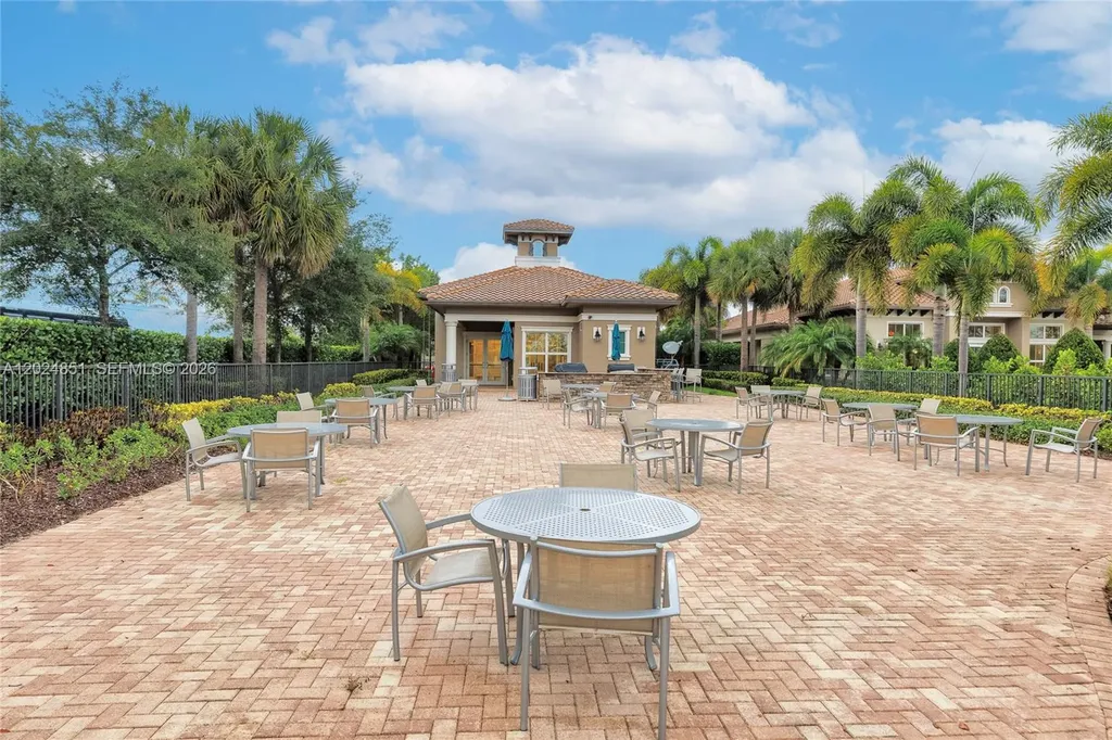 4200 Hillcrest Drive Hollywood FL 33021