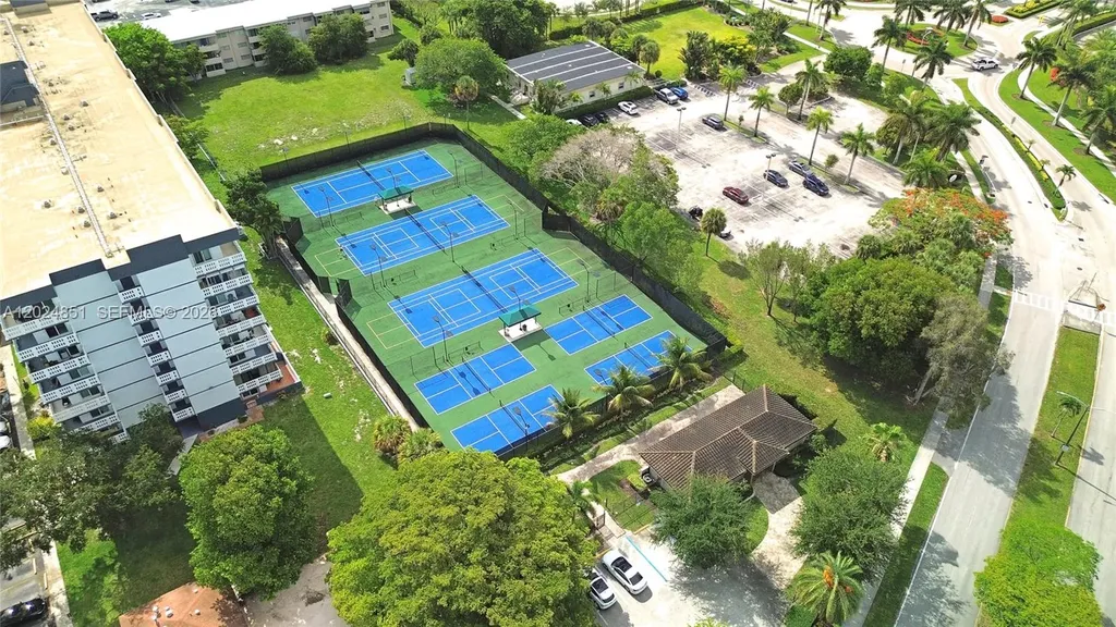 4200 Hillcrest Drive Hollywood FL 33021