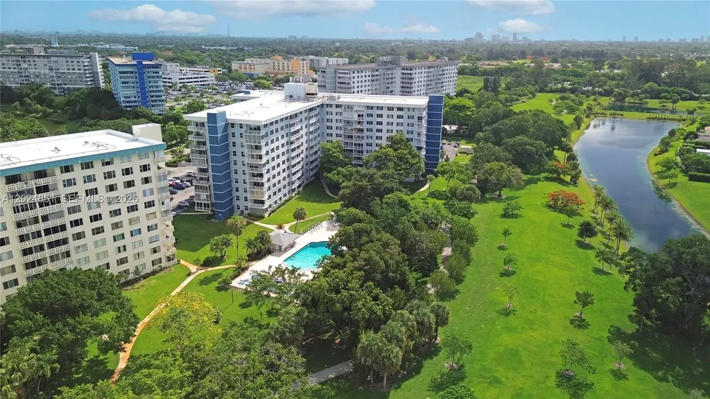 4200 Hillcrest Drive Hollywood FL 33021