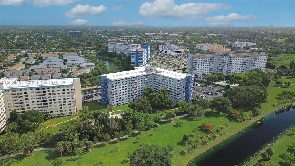 4200 Hillcrest Drive Hollywood FL 33021