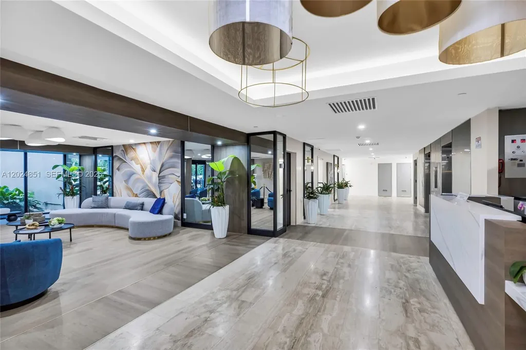 4200 Hillcrest Drive Hollywood FL 33021