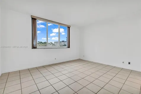 4200 Hillcrest Drive Hollywood FL 33021