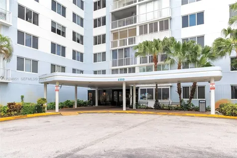 4200 Hillcrest Drive Hollywood FL 33021