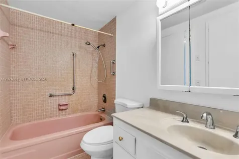 4200 Hillcrest Drive Hollywood FL 33021