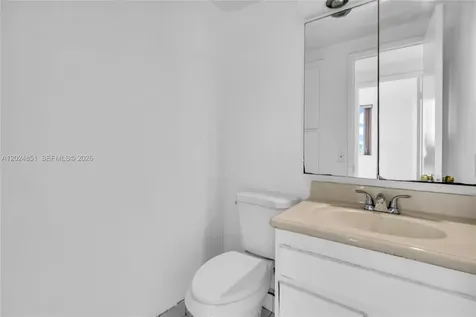 4200 Hillcrest Drive Hollywood FL 33021