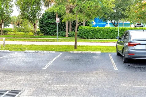 4200 Hillcrest Drive Hollywood FL 33021
