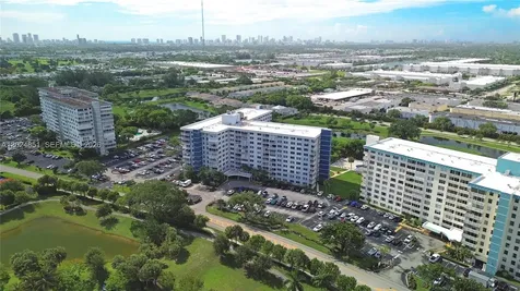 4200 Hillcrest Drive Hollywood FL 33021