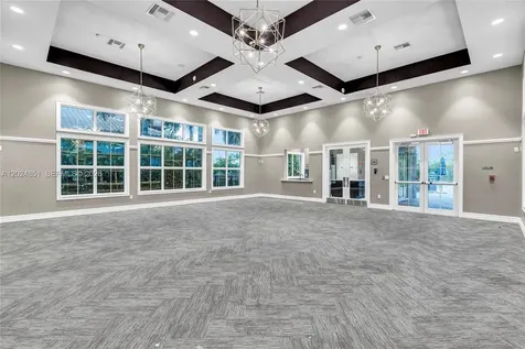 4200 Hillcrest Drive Hollywood FL 33021