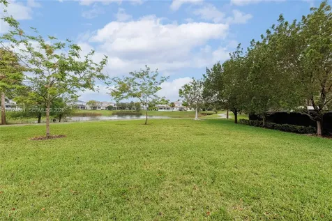 4200 Hillcrest Drive Hollywood FL 33021