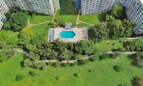 4200 Hillcrest Drive Hollywood FL 33021