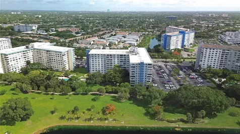 4200 Hillcrest Drive Hollywood FL 33021