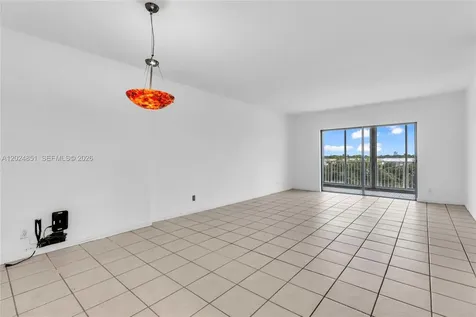 4200 Hillcrest Drive Hollywood FL 33021