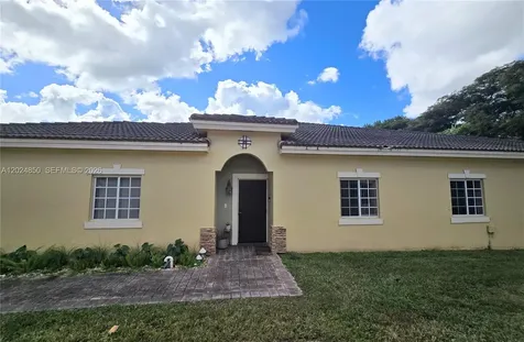 1236 NE 32nd Avenue Homestead FL 33033
