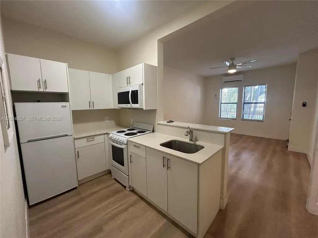 2000 Monroe Street Hollywood FL 33020