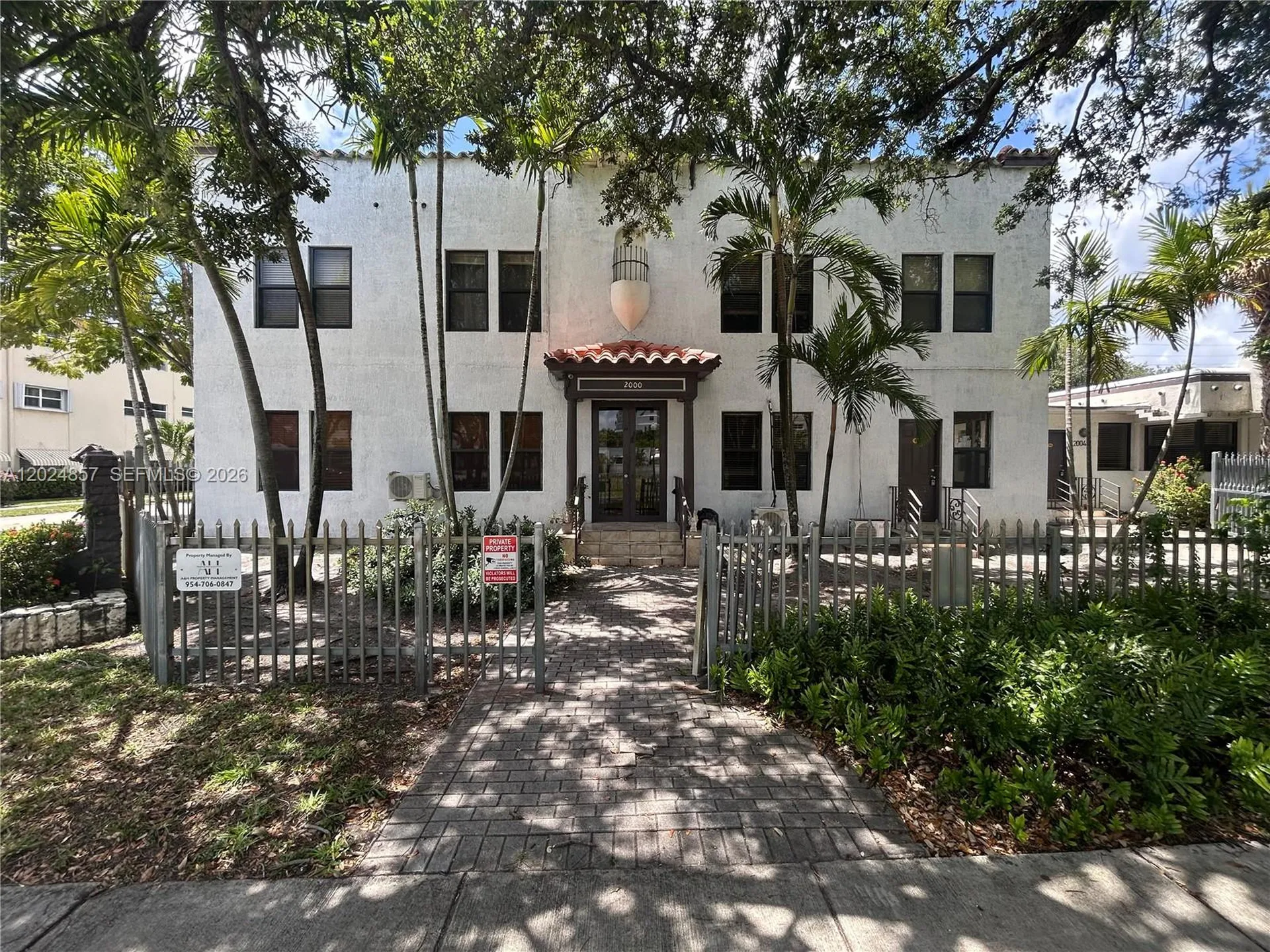 2000 Monroe Street Hollywood FL 33020