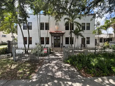2000 Monroe Street Hollywood FL 33020