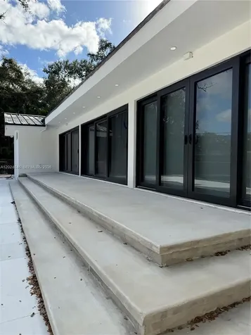 5841 SW 37th Avenue Dania Beach FL 33312