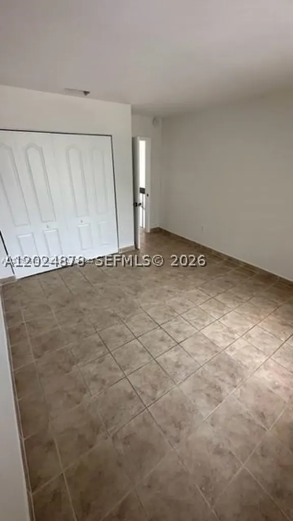 Miami FL 33172