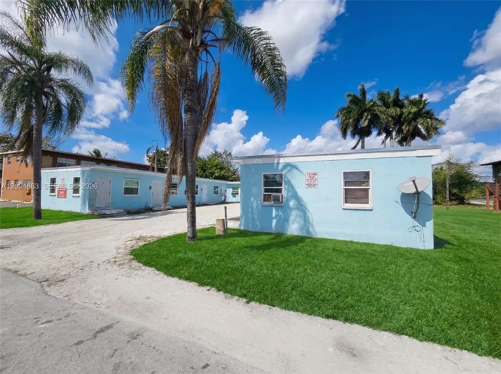 625 W Avenue A Belle Glade FL 33430