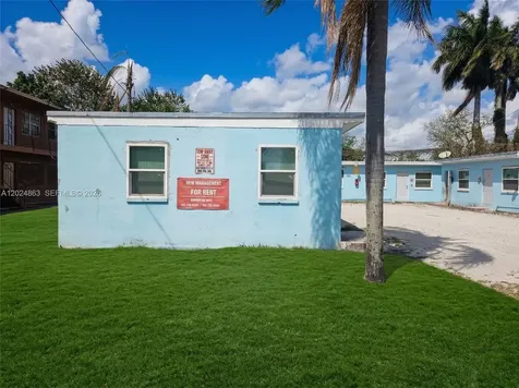 625 W Avenue A Belle Glade FL 33430