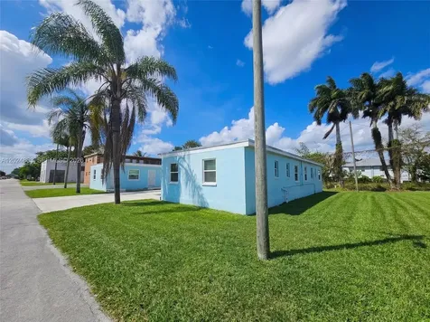 625 W Avenue A Belle Glade FL 33430