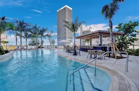 159 NE 6th Street Miami FL 33132