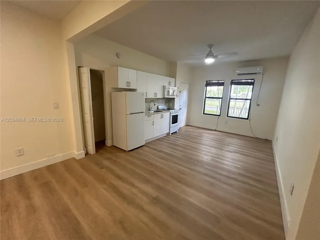 2000 Monroe Street Hollywood FL 33020