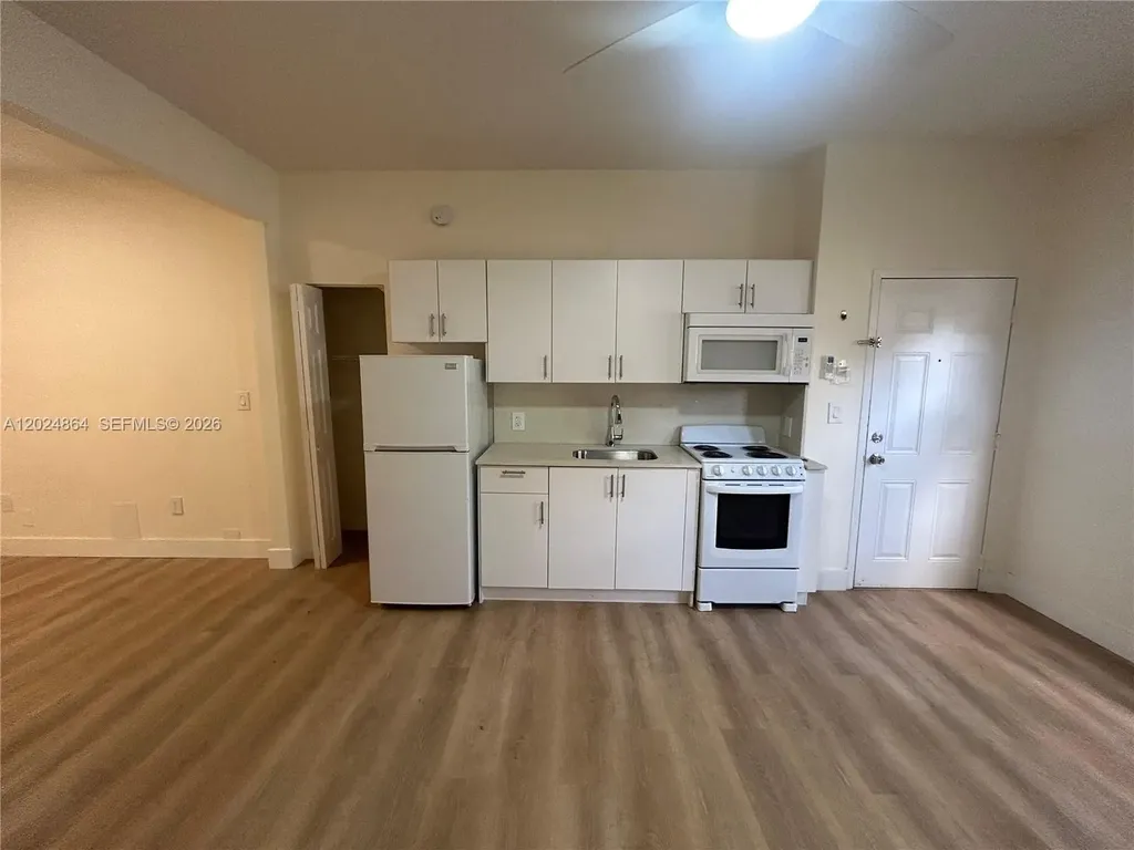 2000 Monroe Street Hollywood FL 33020