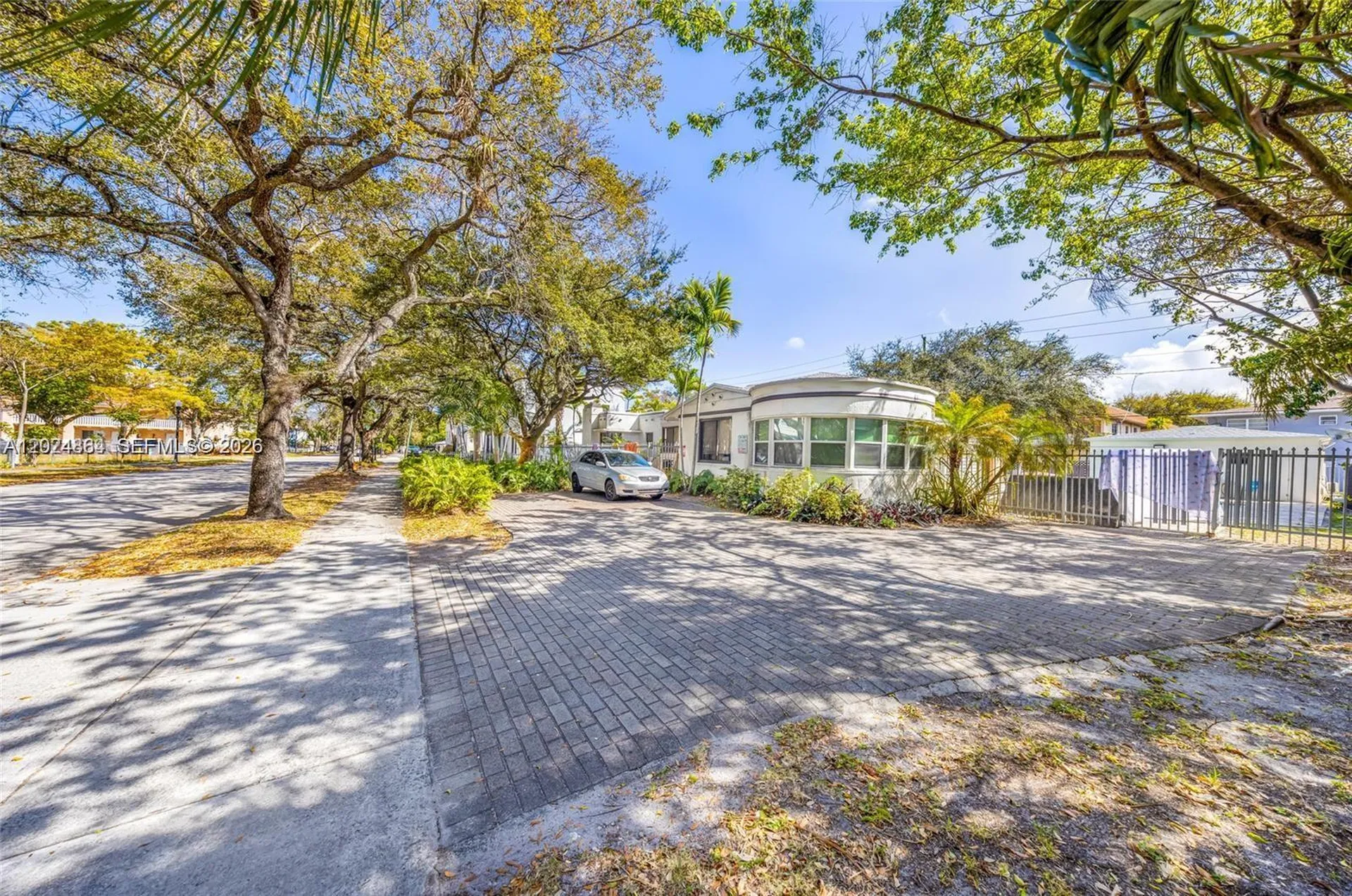 2000 Monroe Street Hollywood FL 33020