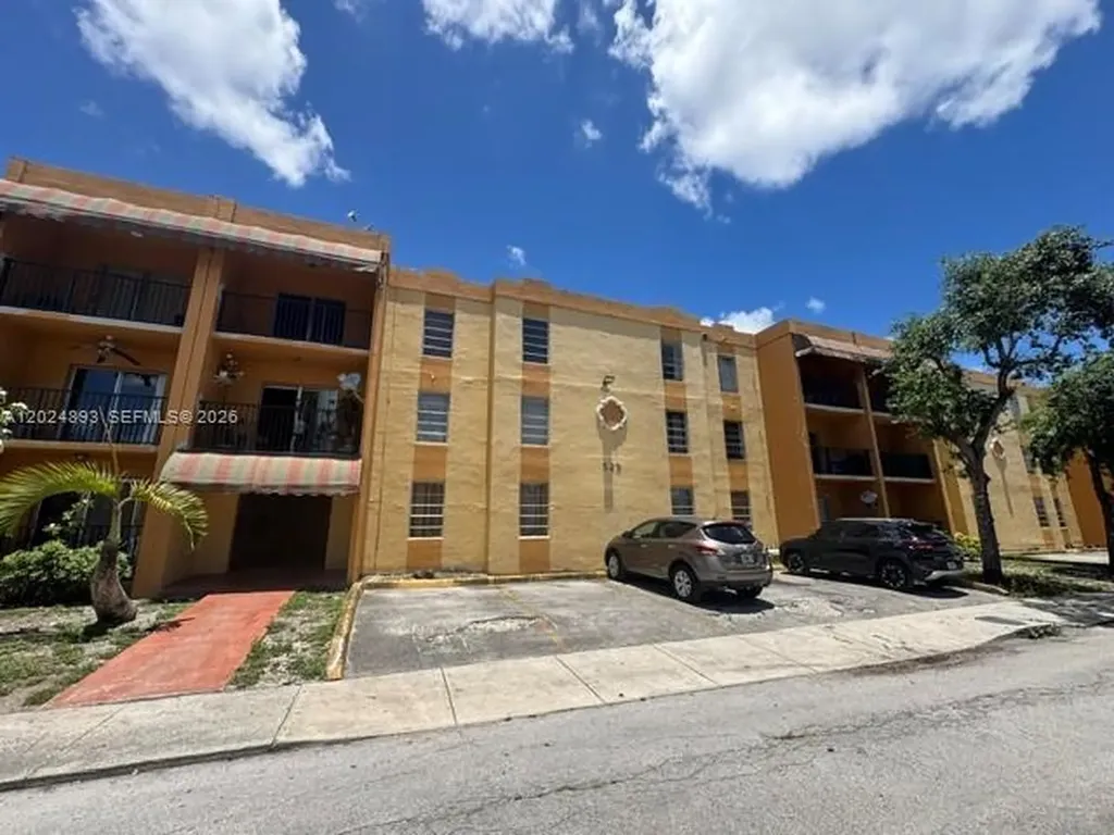 525 W 69th Street Hialeah FL 33014