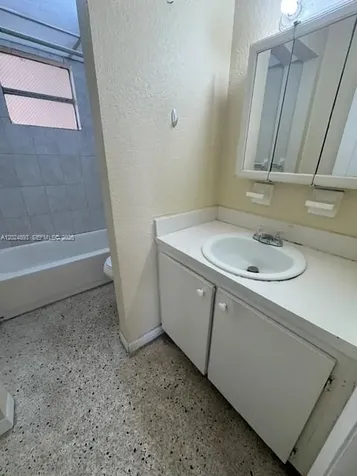 525 W 69th Street Hialeah FL 33014