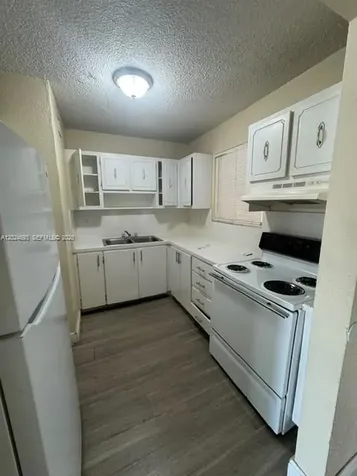 525 W 69th Street Hialeah FL 33014