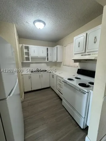 525 W 69th Street Hialeah FL 33014