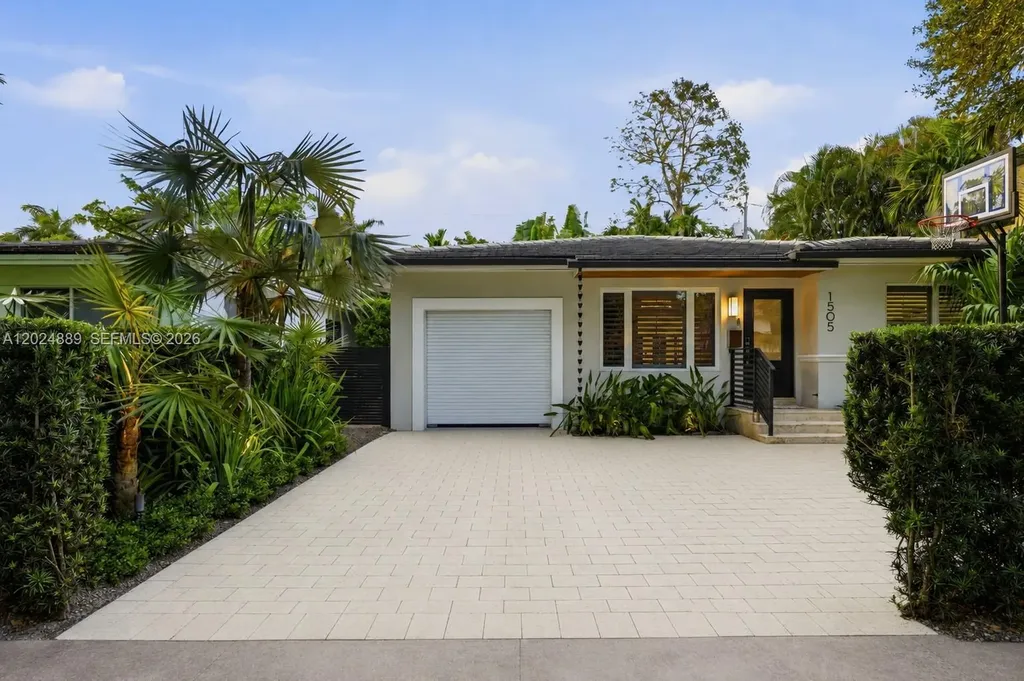 1505 Robbia Avenue Coral Gables FL 33146