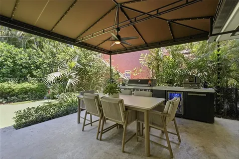 1505 Robbia Avenue Coral Gables FL 33146