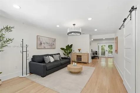 1505 Robbia Avenue Coral Gables FL 33146