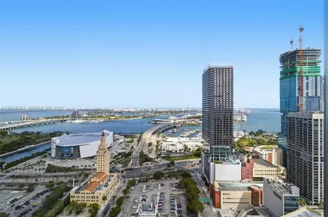 121 NE 5th Street Miami FL 33132