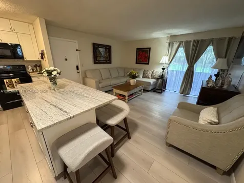 10425 E Clairmont Circle Tamarac FL 33321