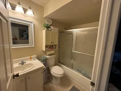 10425 E Clairmont Circle Tamarac FL 33321