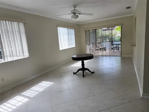 2091 NW 85th Way Pembroke Pines FL 33024