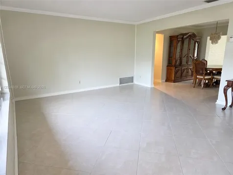 2091 NW 85th Way Pembroke Pines FL 33024