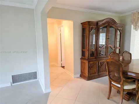2091 NW 85th Way Pembroke Pines FL 33024